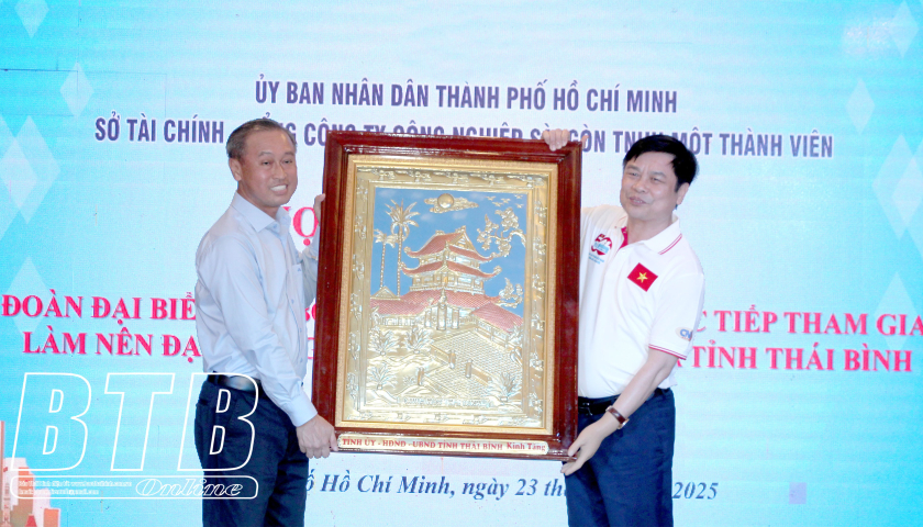 Gặp mặt đo&agrave;n đại biểu tỉnh Th&aacute;i B&igrave;nh thăm Th&agrave;nh phố Hồ Ch&iacute; Minh nh&acirc;n kỷ niệm 50 năm Ng&agrave;y Giải ph&oacute;ng miền Nam, thống nhất đất nước
