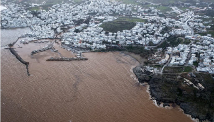 B&atilde;o lớn đổ bộ g&acirc;y lũ lụt t&agrave;n ph&aacute; tại Hy Lạp