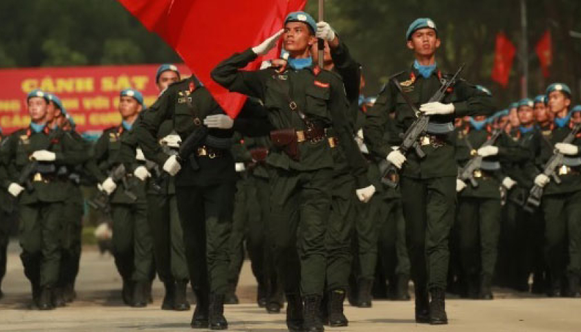 Hơn 13.000 người tham gia lễ diễu binh, diễu h&agrave;nh kỷ niệm 50 năm Giải ph&oacute;ng miền Nam