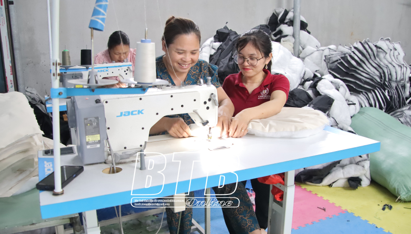 Nghị lực của c&ocirc; g&aacute;i xương thủy tinh