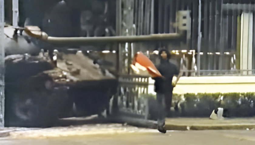 Sự tr&ugrave;ng hợp ngẫu nhi&ecirc;n hay l&agrave; điều tất nhi&ecirc;n của lịch sử