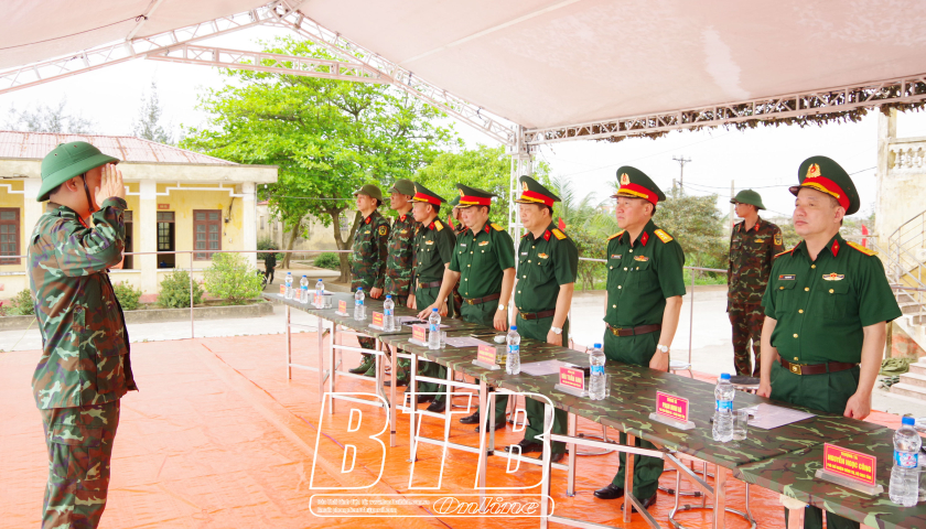 Trung đo&agrave;n Bộ binh 568: Diễn tập đ&aacute;nh địch đổ bộ đường kh&ocirc;ng cấp trung đội