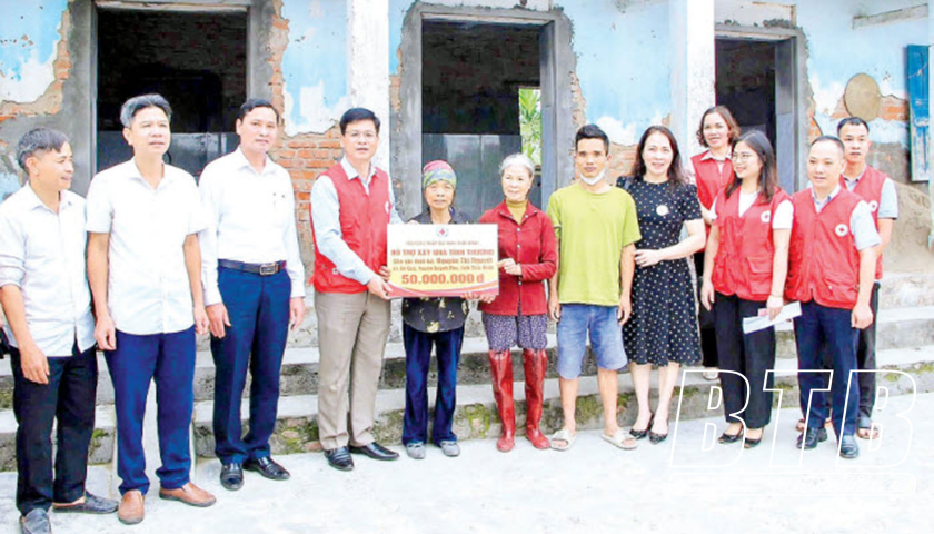 X&acirc;y dựng cộng đồng đo&agrave;n kết, nh&acirc;n &aacute;i