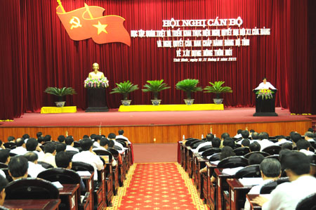 Hội nghị c&aacute;n bộ học tập, qu&aacute;n triệt v&agrave; triển khai thực hiện Nghị quyết Đại hội XI của Đảng v&agrave; Nghị quyết 02 của BCH Đảng bộ tỉnh