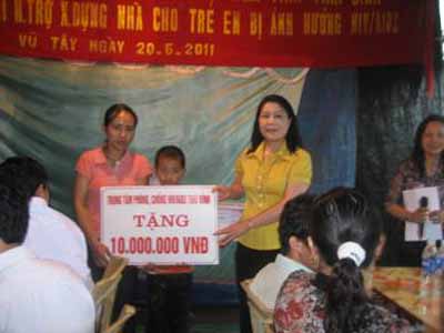 Hỗ trợ x&acirc;y nh&agrave; mới cho trẻ em bị ảnh hưởng bởi HIV/AIDS 