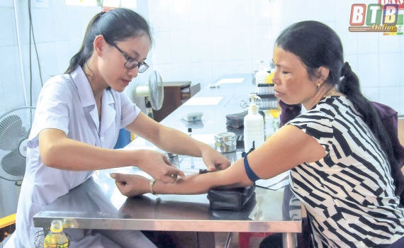 Hướng tới BHYT to&agrave;n d&acirc;n: &ldquo;Đ&oacute;ng g&oacute;p khi l&agrave;nh, để d&agrave;nh khi ốm&rdquo;