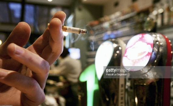 Ch&iacute;nh s&aacute;ch hạn chế ti&ecirc;u thụ thuốc l&aacute; tại Ph&aacute;p