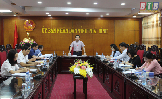 UBND tỉnh nghe v&agrave; cho &yacute; kiến về một số đề &aacute;n, nội dung quan trọng