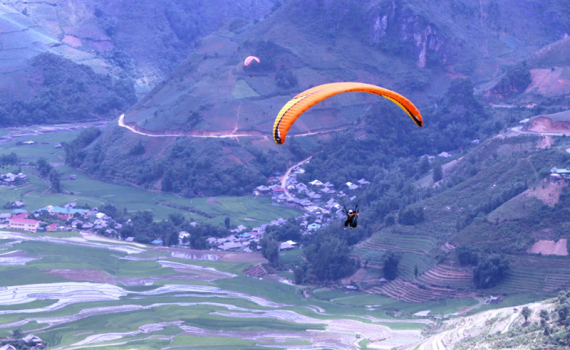 Khai mạc Festival d&ugrave; lượn &ldquo;Bay tr&ecirc;n m&ugrave;a nước đổ&rdquo; tại M&ugrave; Cang Chải
