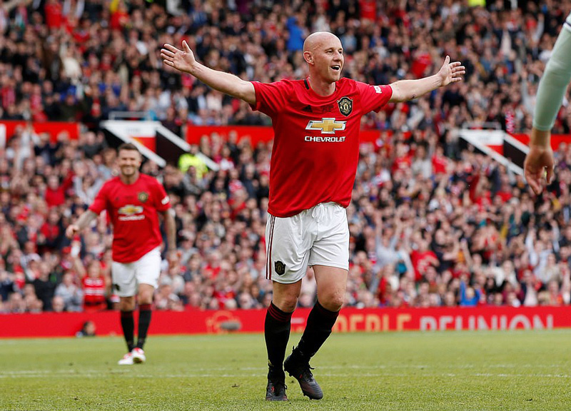 Beckham rực sáng, huyền thoại MU 1999 đại thắng 5-0 Bayern