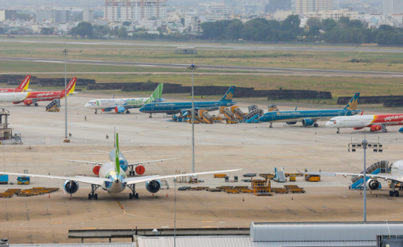 Nghi&ecirc;n cứu nối lại c&aacute;c đường bay quốc tế