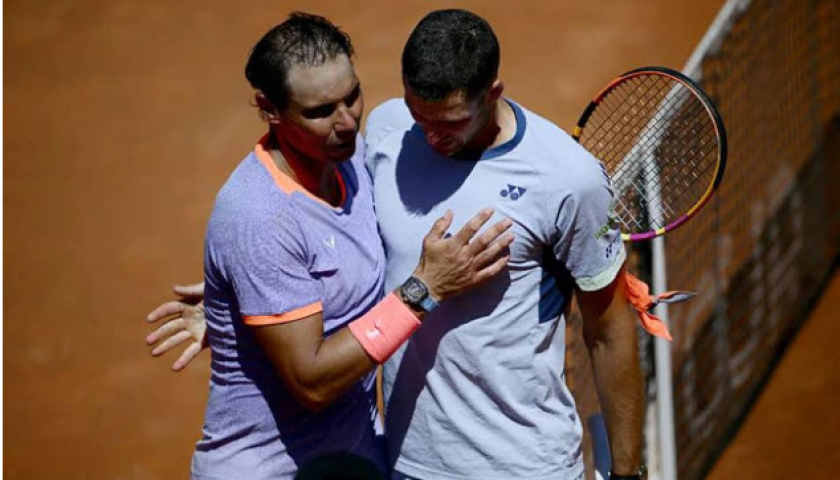 Rafael Nadal dừng bước ở v&ograve;ng 2 Italia mở rộng