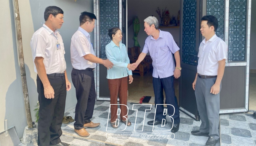 Th&aacute;i Thụy chăm lo cho người ngh&egrave;o