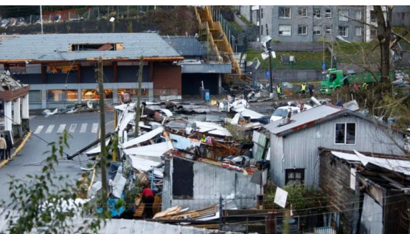 Lốc xo&aacute;y dữ dội qu&eacute;t qua miền nam Chile l&agrave;m 19 người bị thương, ph&aacute; hủy 250 ng&ocirc;i nh&agrave;