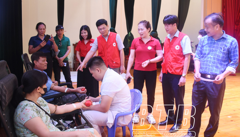Quỳnh Phụ: Thu nhận 411 đơn vị m&aacute;u trong ng&agrave;y hội hiến m&aacute;u t&igrave;nh nguyện đợt 2, năm 2025