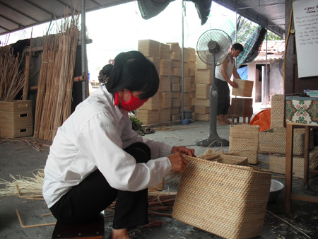 Ph&aacute;t triển l&agrave;ng nghề gắn với x&acirc;y dựng n&ocirc;ng th&ocirc;n mới