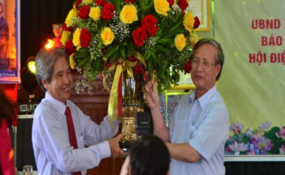 Nh&agrave; văn, đạo diễn, nghệ sỹ ưu t&uacute; Minh Chuy&ecirc;n tiếp nhận &ldquo;Giải thưởng Nh&agrave; nước&rdquo; về văn học, nghệ thuật của Chủ tịch nước trao tặng 