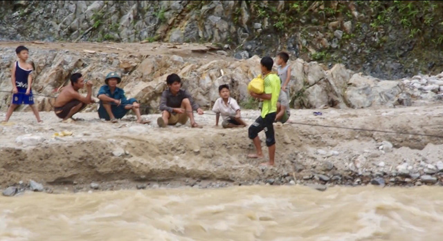 Lai Châu tập trung khắc phục mưa lũ và tìm kiếm người mất tích - Ảnh 3. Lai Châu tập trung khắc phục mưa lũ và tìm kiếm người mất tích - Ảnh 3.