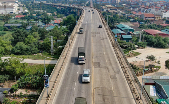 Cấm &ocirc; t&ocirc; tr&ecirc;n cầu Thăng Long từ cuối th&aacute;ng 7