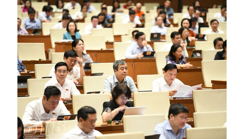 Kỳ họp thứ 7, Quốc hội biểu quyết th&ocirc;ng qua c&aacute;c dự &aacute;n luật