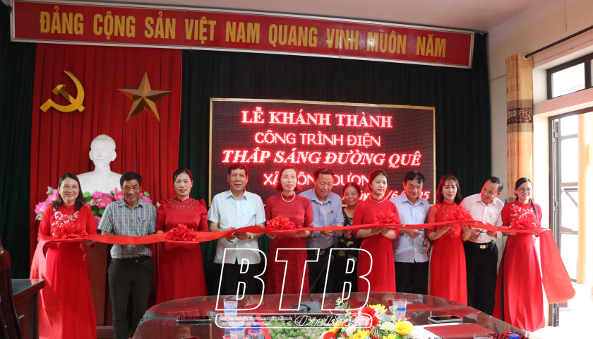 Kh&aacute;nh th&agrave;nh c&ocirc;ng tr&igrave;nh thắp s&aacute;ng đường qu&ecirc; tại x&atilde; Đ&ocirc;ng Dương   