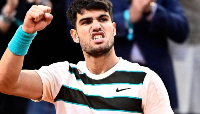 Alcaraz bảo vệ th&agrave;nh c&ocirc;ng ng&ocirc;i v&ocirc; địch ở trận chung kết d&agrave;i nhất lịch sử Roland Garros