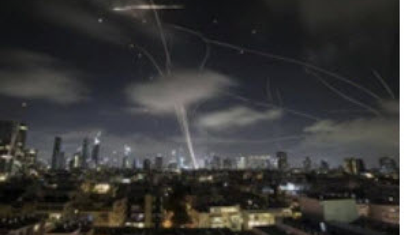 Iran &ndash; Israel ph&oacute;ng t&ecirc;n lửa lẫn nhau sau khi tổng thống Trump c&ocirc;ng bố ngừng bắn