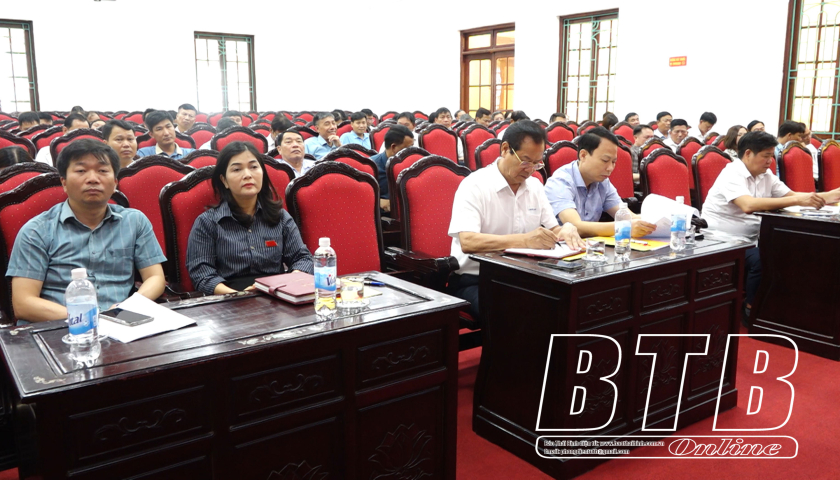 Tiếp x&uacute;c cử tri tại huyện Tiền Hải