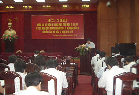 Hội nghị hướng dẫn x&acirc;y dựng kế hoạch ph&aacute;t triển KT- XH v&agrave; dự to&aacute;n ng&acirc;n s&aacute;ch nh&agrave; nước năm 2013