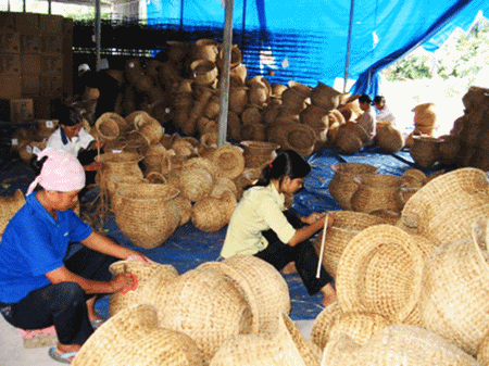 Đ&oacute;ng g&oacute;p thiết thực ph&aacute;t triển KT - XH của tỉnh 