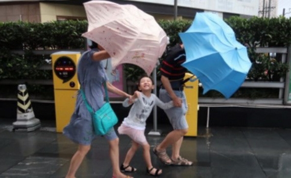 Thượng Hải (Trung Quốc) sơ t&aacute;n 190.000 người d&acirc;n tr&aacute;nh b&atilde;o Ampil