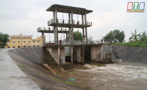 Quỳnh Phụ: Chủ động ứng ph&oacute; với ảnh hưởng của &aacute;p thấp nhiệt đới