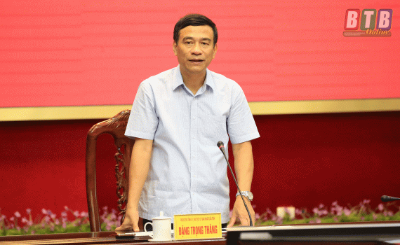 UBND tỉnh nghe v&agrave; cho &yacute; kiến dự thảo đề &aacute;n ph&aacute;t triển đ&agrave;n tr&acirc;u, b&ograve; thương phẩm theo chuỗi li&ecirc;n kết giai đoạn 2019 &ndash; 2025 v&agrave; những năm tiếp theo