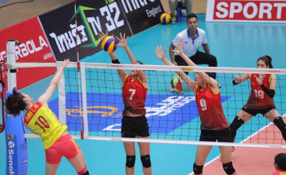 B&oacute;ng chuyền nữ Việt Nam c&oacute; s&eacute;t thắng lịch sử trước Trung Quốc