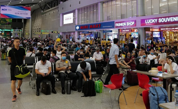 H&agrave;nh kh&aacute;ch đi m&aacute;y bay tăng mạnh