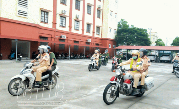 C&ocirc;ng an huyện Quỳnh Phụ: Đẩy mạnh tuần tra, kiểm so&aacute;t ph&ograve;ng, chống dịch Covid-19