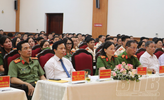 Giao lưu &ldquo;V&igrave; b&igrave;nh y&ecirc;n cuộc sống&rdquo;