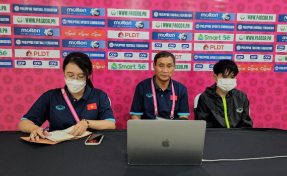 HLV Mai Đức Chung: Ch&uacute;ng t&ocirc;i đ&atilde; đạt được mục ti&ecirc;u gi&agrave;nh chiến thắng v&agrave; bảo to&agrave;n lực lượng