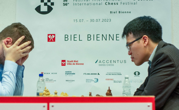 Quang Li&ecirc;m l&ecirc;n vị tr&iacute; cao nhất sự nghiệp