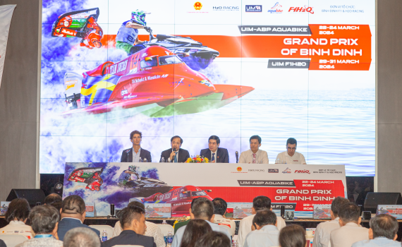 Việt Nam lần đầu tổ chức Giải đua thuyền m&aacute;y quốc tế Grand Prix