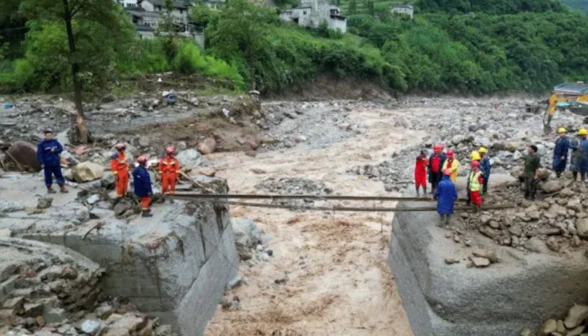 &Iacute;t nhất 30 người mất t&iacute;ch sau trận lũ qu&eacute;t kinh ho&agrave;ng ở Tứ Xuy&ecirc;n, Trung Quốc