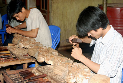 S&ocirc;i động nghề chế biến gỗ ở An Đồng
