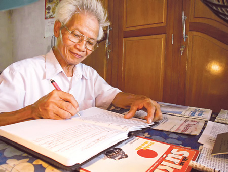 75 tuổi vẫn say m&ecirc; với c&ocirc;ng t&aacute;c tuy&ecirc;n truyền miệng