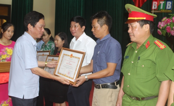 Đ&ocirc;ng Hưng tổng kết c&ocirc;ng t&aacute;c an ninh học đường năm học 2016-2017