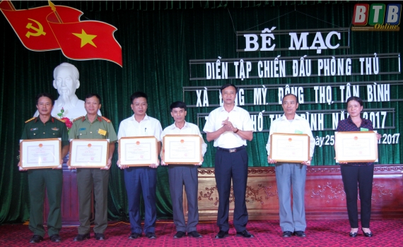 Th&agrave;nh phố diễn tập chiến đấu ph&ograve;ng thủ cấp x&atilde; năm 2017