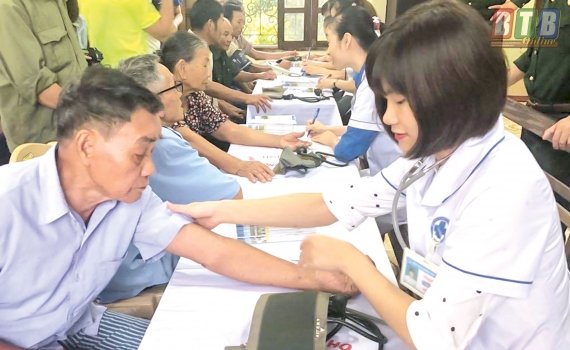 Bệnh viện Đa khoa tỉnh: Nhiều hoạt động "Đền ơn đ&aacute;p nghĩa"