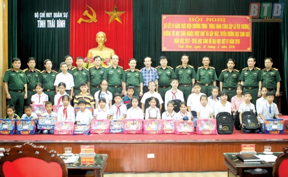 N&acirc;ng niu những chiếc l&aacute; chưa l&agrave;nh