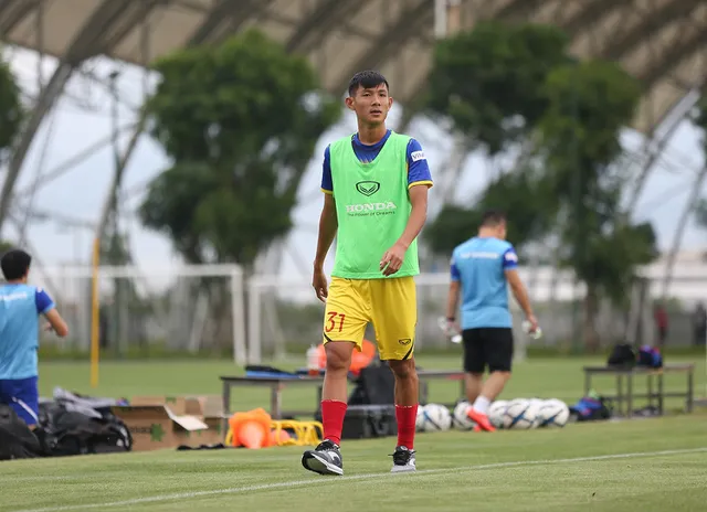 HLV Park Hang Seo bất ngờ cho U22 Việt Nam tập kín - 14