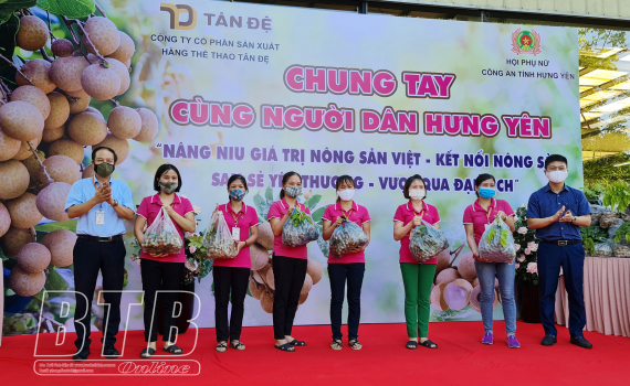 C&ocirc;ng ty T&acirc;n Đệ hỗ trợ n&ocirc;ng d&acirc;n tỉnh Hưng Y&ecirc;n ti&ecirc;u thụ nh&atilde;n