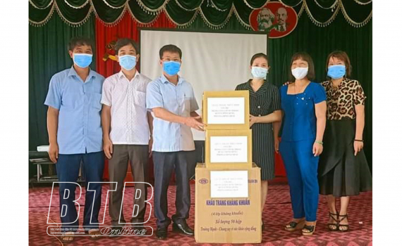 Trung t&acirc;m Y tế huyện Đ&ocirc;ng Hưng: Tiếp nhận ủng hộ c&ocirc;ng t&aacute;c ph&ograve;ng, chống dịch Covid-19